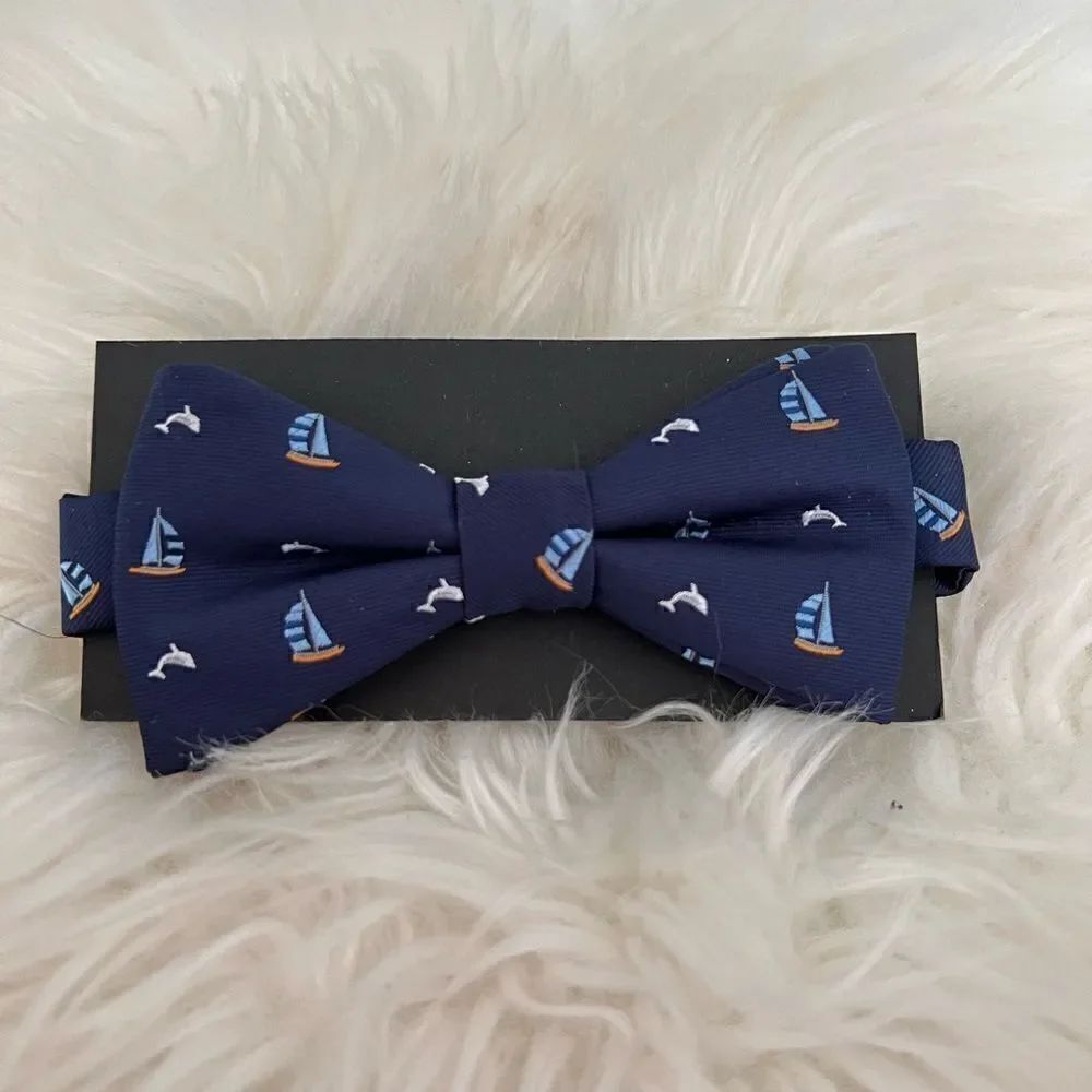 Van Heusen nautical bow tie